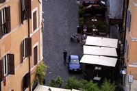 Click to see big picture (700x467 pixels; 77 KB)