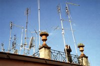 Click to see big picture (700x467 pixels; 70 KB)