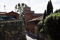 Click to see big picture (700x467 pixels; 72 KB)