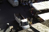 Click to see big picture (700x467 pixels; 59 KB)