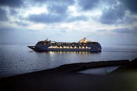 Click to see big picture (700x467 pixels; 57 KB)