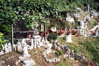 Click to see big picture (700x467 pixels; 146 KB)