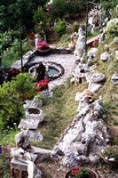 Click to see big picture (333x500 pixels; 76 KB)