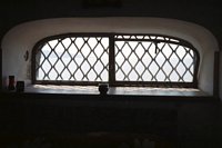 Click to see big picture (700x467 pixels; 52 KB)