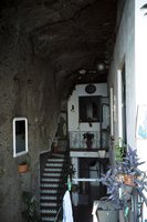 Click to see big picture (333x500 pixels; 37 KB)