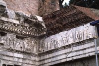 Click to see big picture (700x467 pixels; 106 KB)